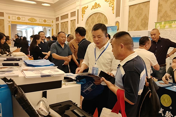 為嘉賓介紹我司優質產品